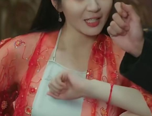 女王爷的极品快递员第05集